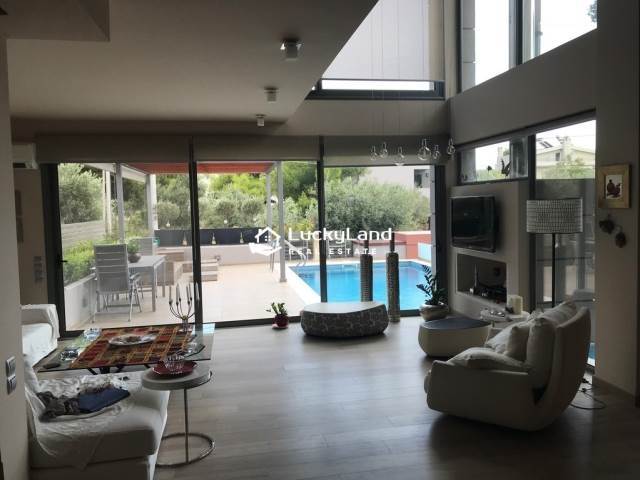 (For Rent) Residential Maisonette || Athens North/Chalandri - 330 Sq.m, 5 Bedrooms, 6.500€ 