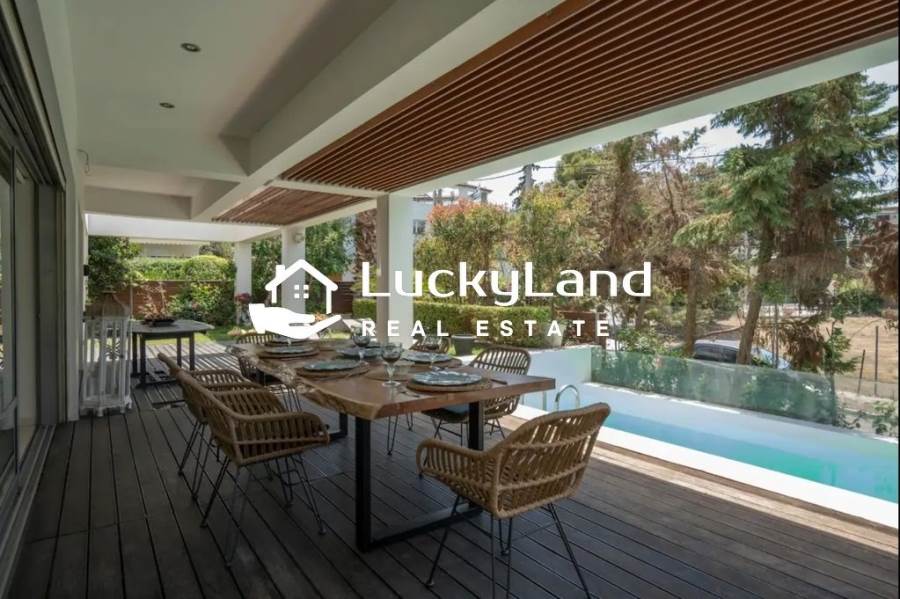 (For Rent) Residential Maisonette || East Attica/Voula - 250 Sq.m, 3 Bedrooms, 6.000€ 