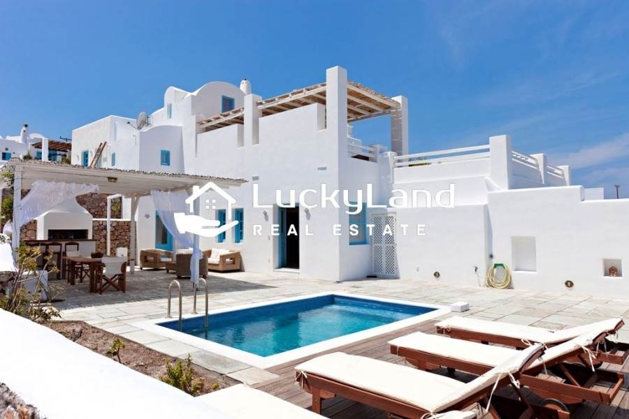 (For Sale) Commercial Hotel || Cyclades/Santorini-Thira - 1.100 Sq.m, 3.950.000€ 