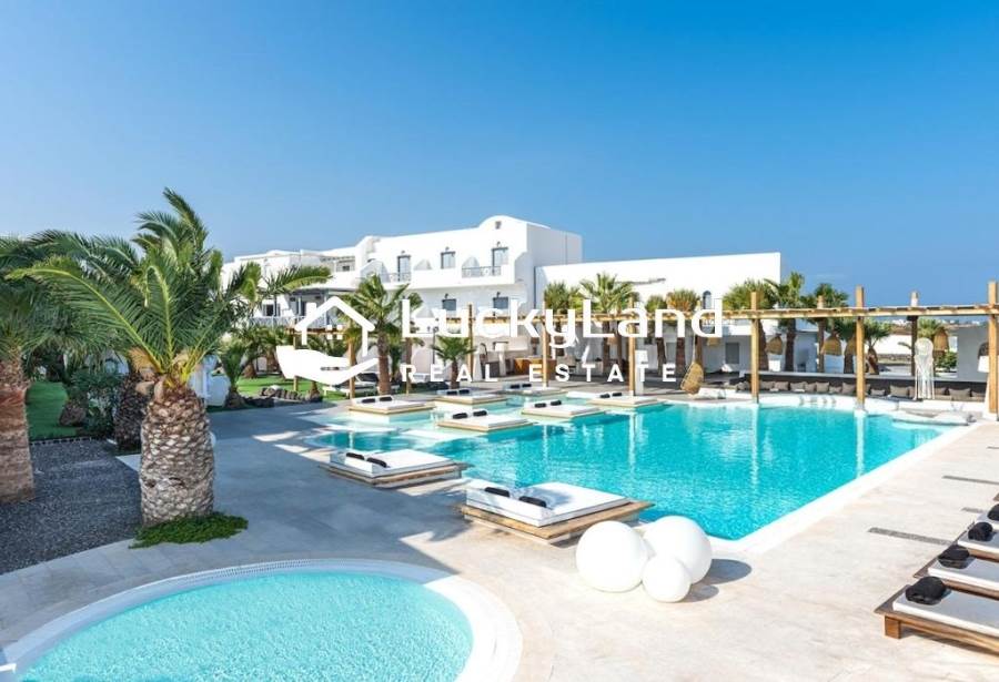 (For Sale) Commercial Hotel || Cyclades/Santorini-Thira - 2.500 Sq.m, 12.000.000€ 