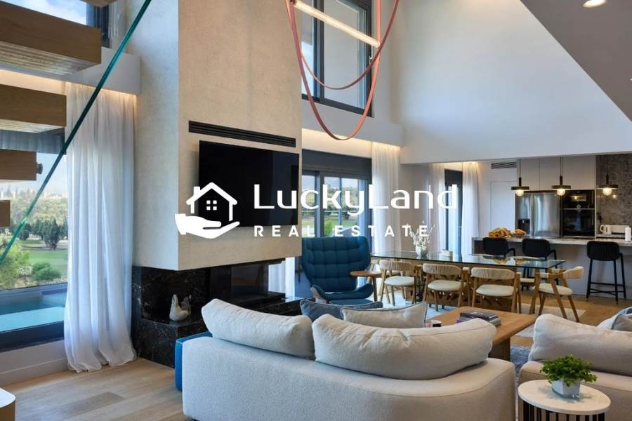 (For Rent) Residential Maisonette || Athens South/Glyfada - 232 Sq.m, 3 Bedrooms, 14.000€ 