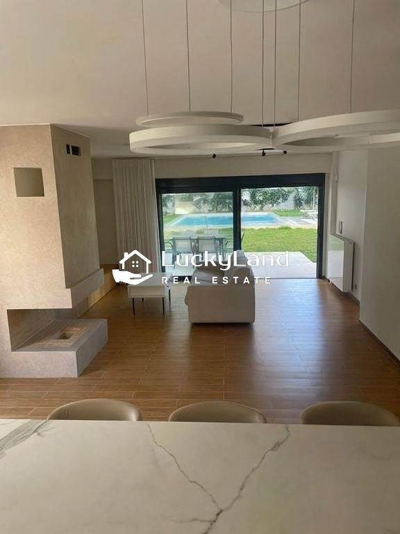 (For Rent) Residential Maisonette || East Attica/Voula - 230 Sq.m, 4 Bedrooms, 10.000€ 