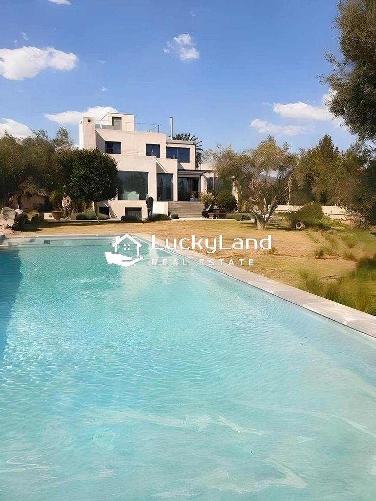 (For Rent) Residential Detached house || East Attica/Vari-Varkiza - 380 Sq.m, 4 Bedrooms, 10.000€ 