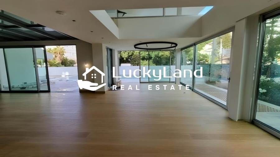 (For Rent) Residential Maisonette || East Attica/Voula - 360 Sq.m, 3 Bedrooms, 18.000€ 
