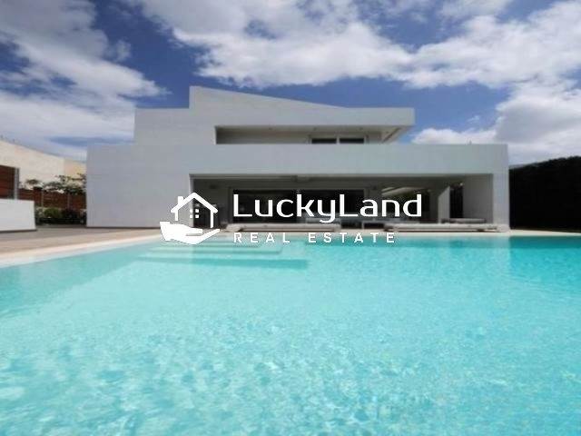 (Προς Ενοικίαση) Κατοικία Μονοκατοικία || Ανατολική Αττική/Βάρη-Βάρκιζα - 360 τ.μ, 4 Υ/Δ, 12.000€ 